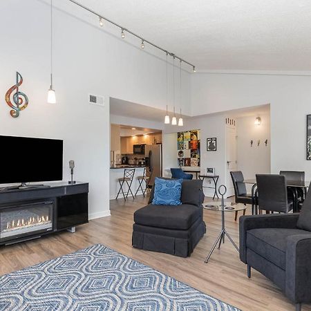 Large, Stunning Elvis Themed Condo,10 Min From Cvg Флоренция Экстерьер фото