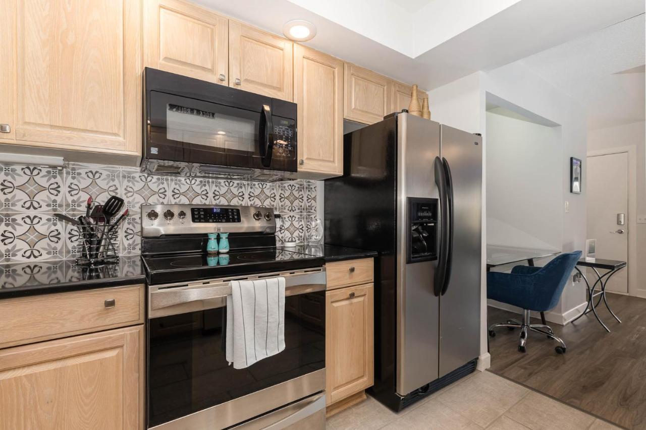 Large, Stunning Elvis Themed Condo,10 Min From Cvg Флоренция Экстерьер фото