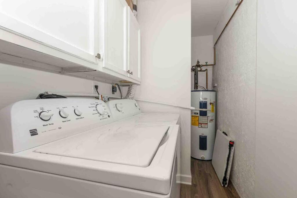 Large, Stunning Elvis Themed Condo,10 Min From Cvg Флоренция Экстерьер фото