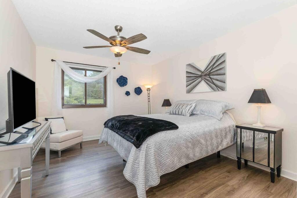 Large, Stunning Elvis Themed Condo,10 Min From Cvg Флоренция Экстерьер фото